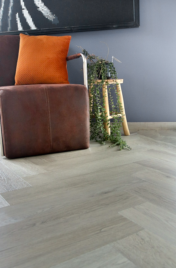 making this floor applicable in different interiors.