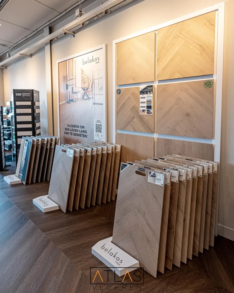 Stalenwand in de showroom van Atlas Vloeren in Capelle aan den IJssel